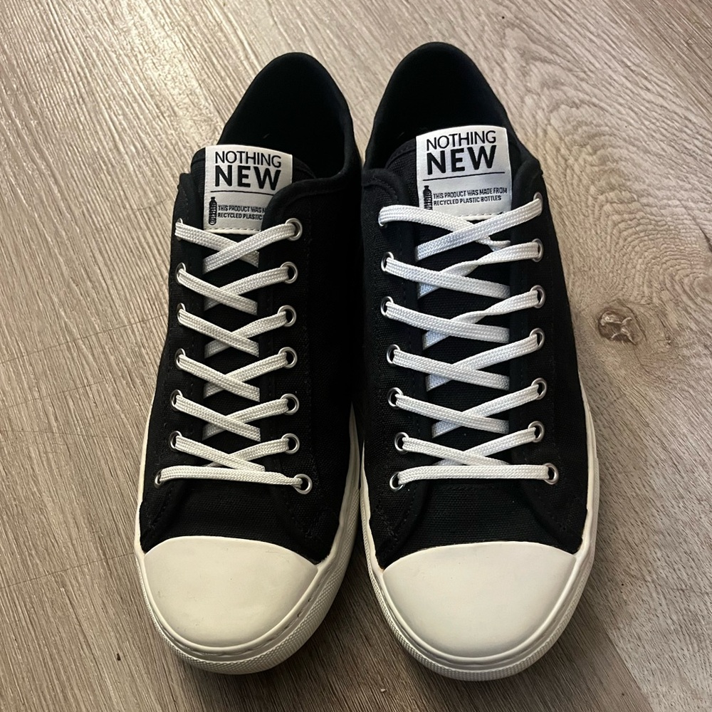 Women’s Black SneakersNothing New size 9